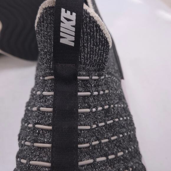 Nike React Phantom Run Flyknit 2 Athletic Shoe Mens Size 11.5 CJ0277-003 Gray - Picture 9 of 10